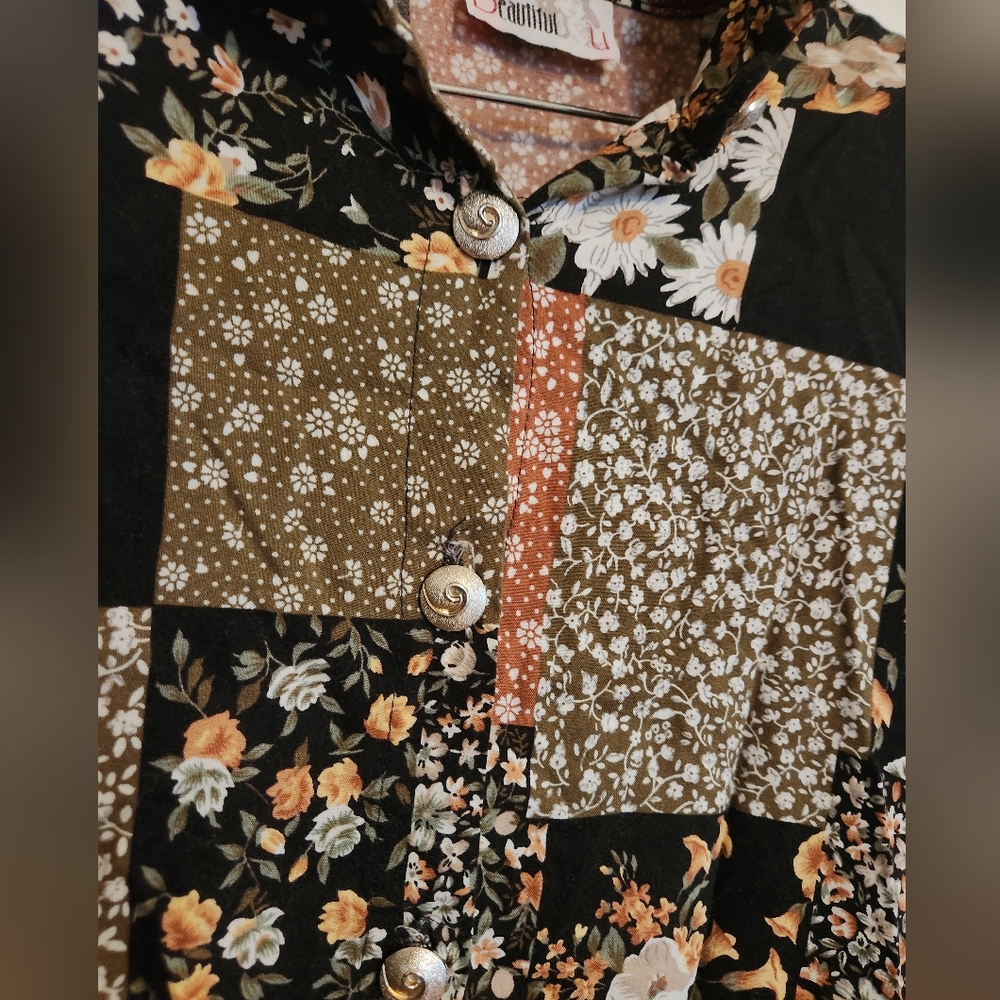 VTG Button-Up Shirt - Picture 2 of 11